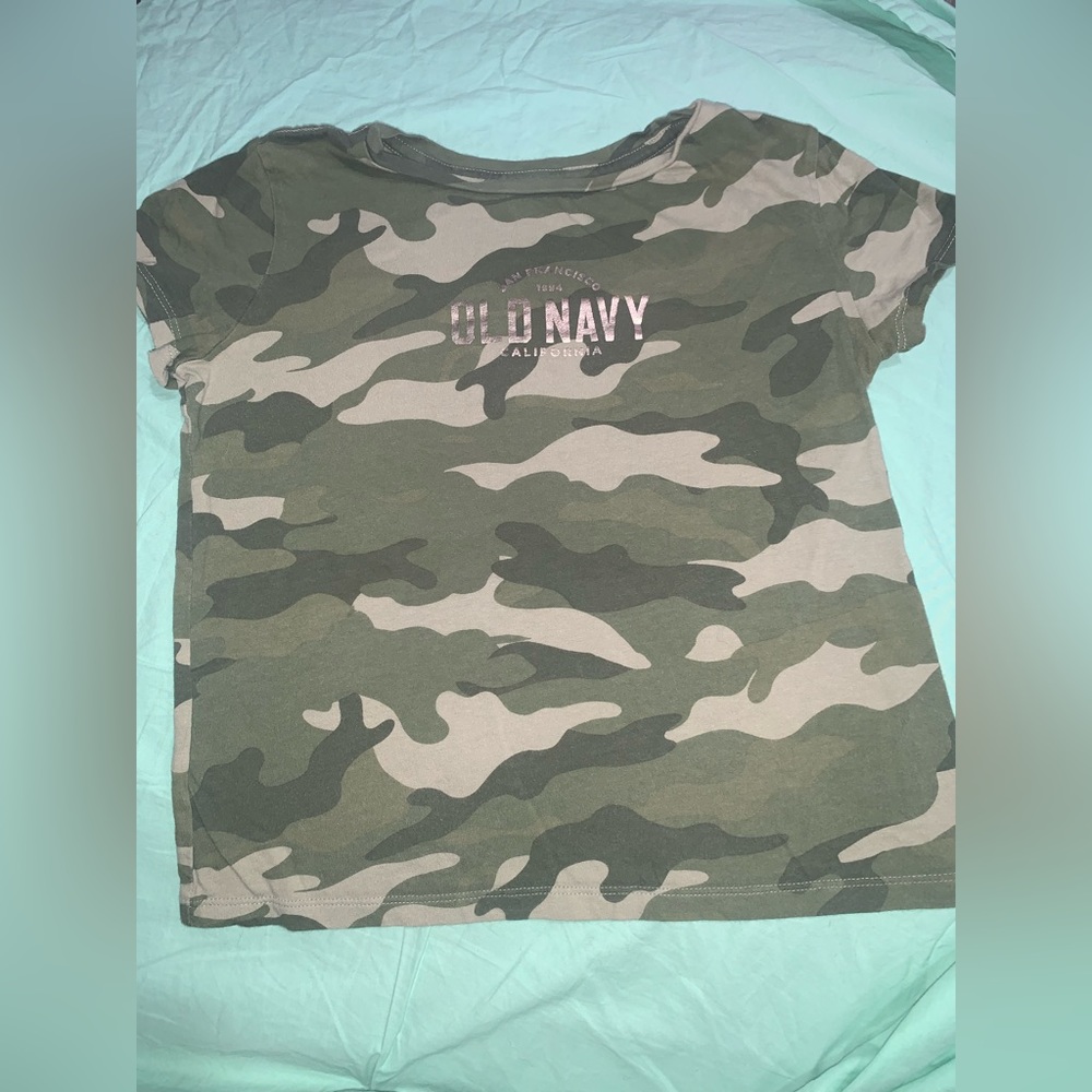 Girls camo t-shirt